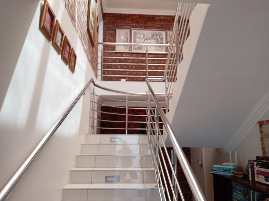 To Let 2 Bedroom Property for Rent in Calypso Beach Western Cape